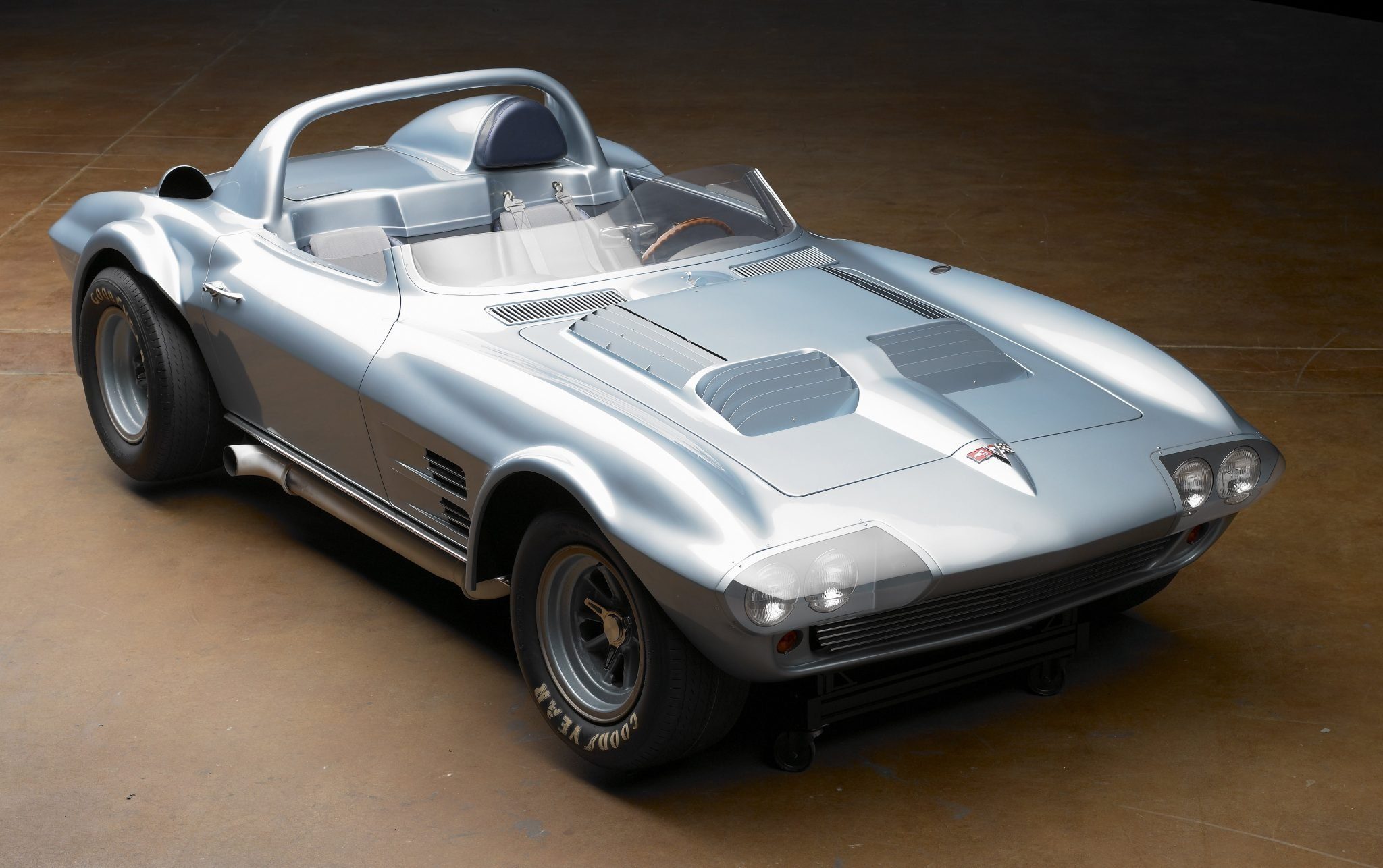 1963-Corvette-Grand-Sport-Replica-high-front-3q.jpg