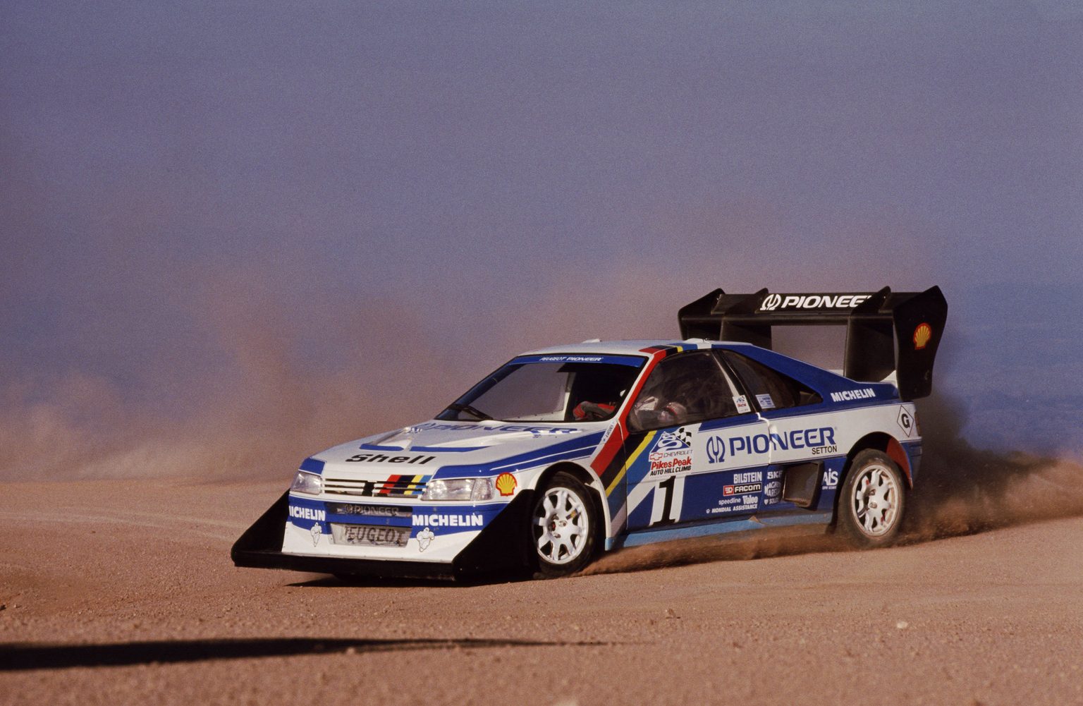 1988_Peugeot_405T16GRPikesPeak-0-1536.jpg