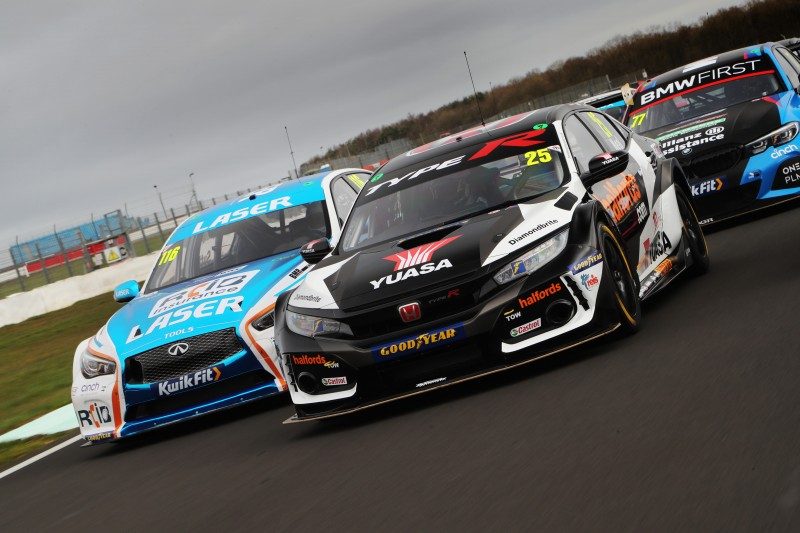 british-touring-car-championship-returns-this-weekend.jpg