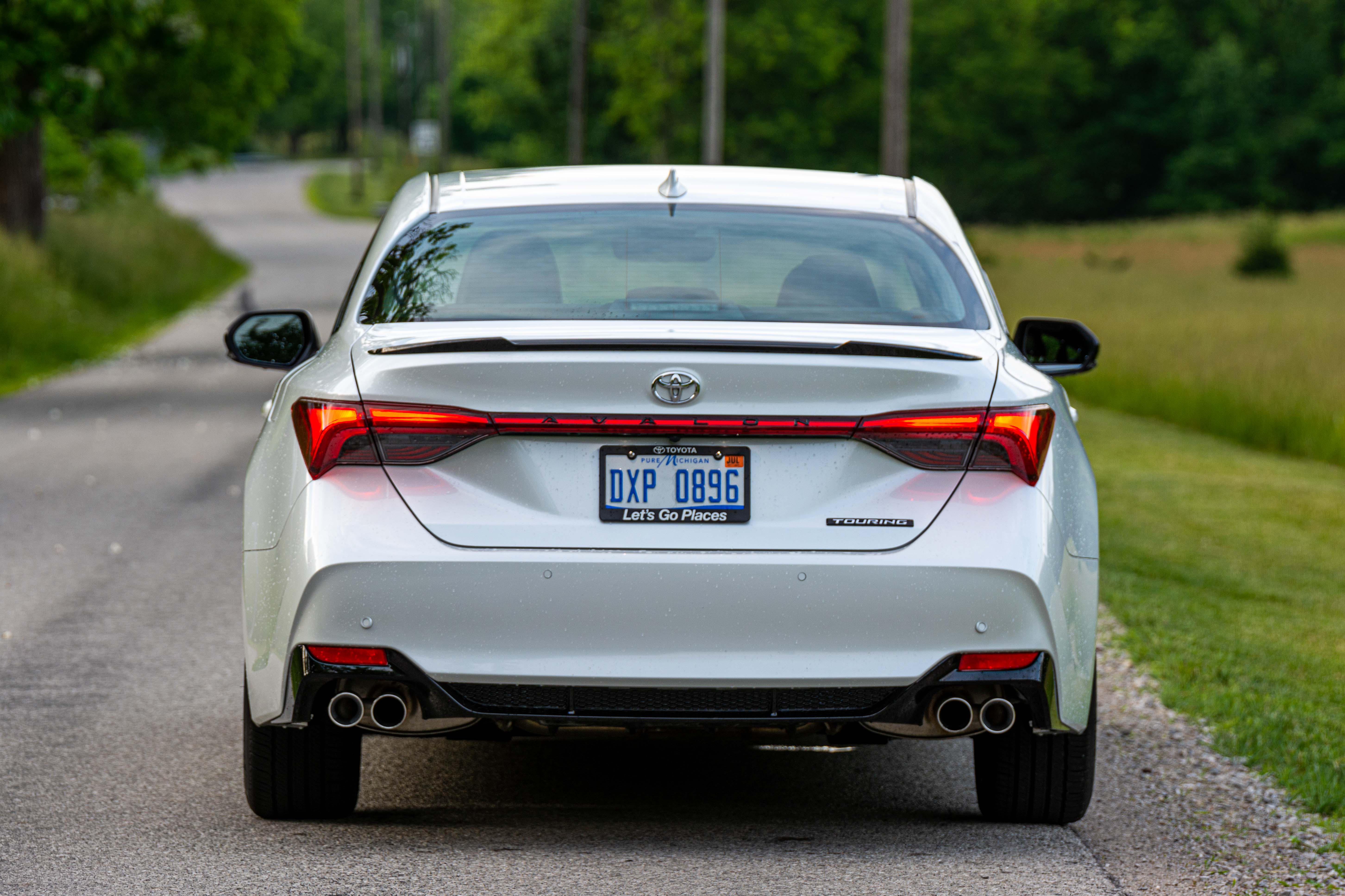 2019-Toyota-Avalon-rear.jpg