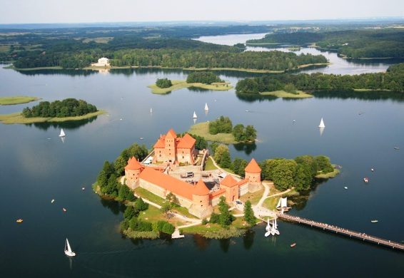 lithuania-trakai-castle.jpg