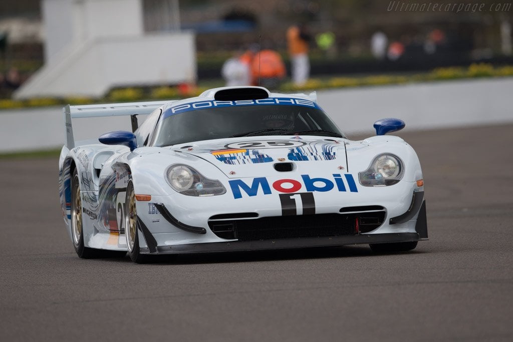 Porsche-911-GT1-Evolution-124503.jpg