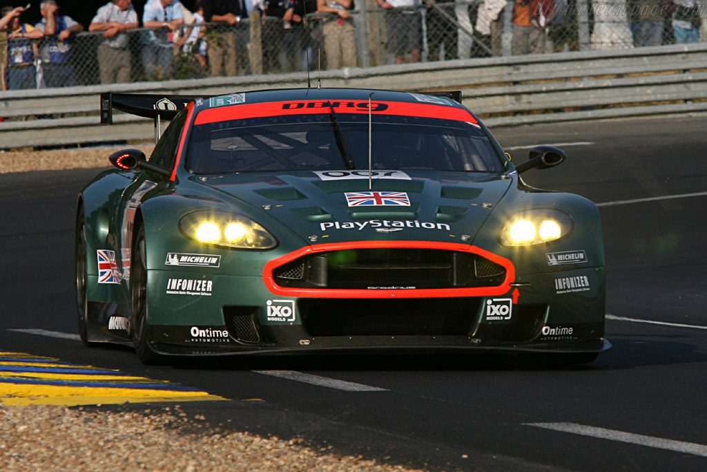 Aston-Martin-DBR9-121070.jpg