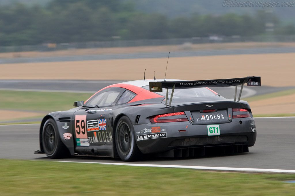 Aston-Martin-DBR9-111890.jpg