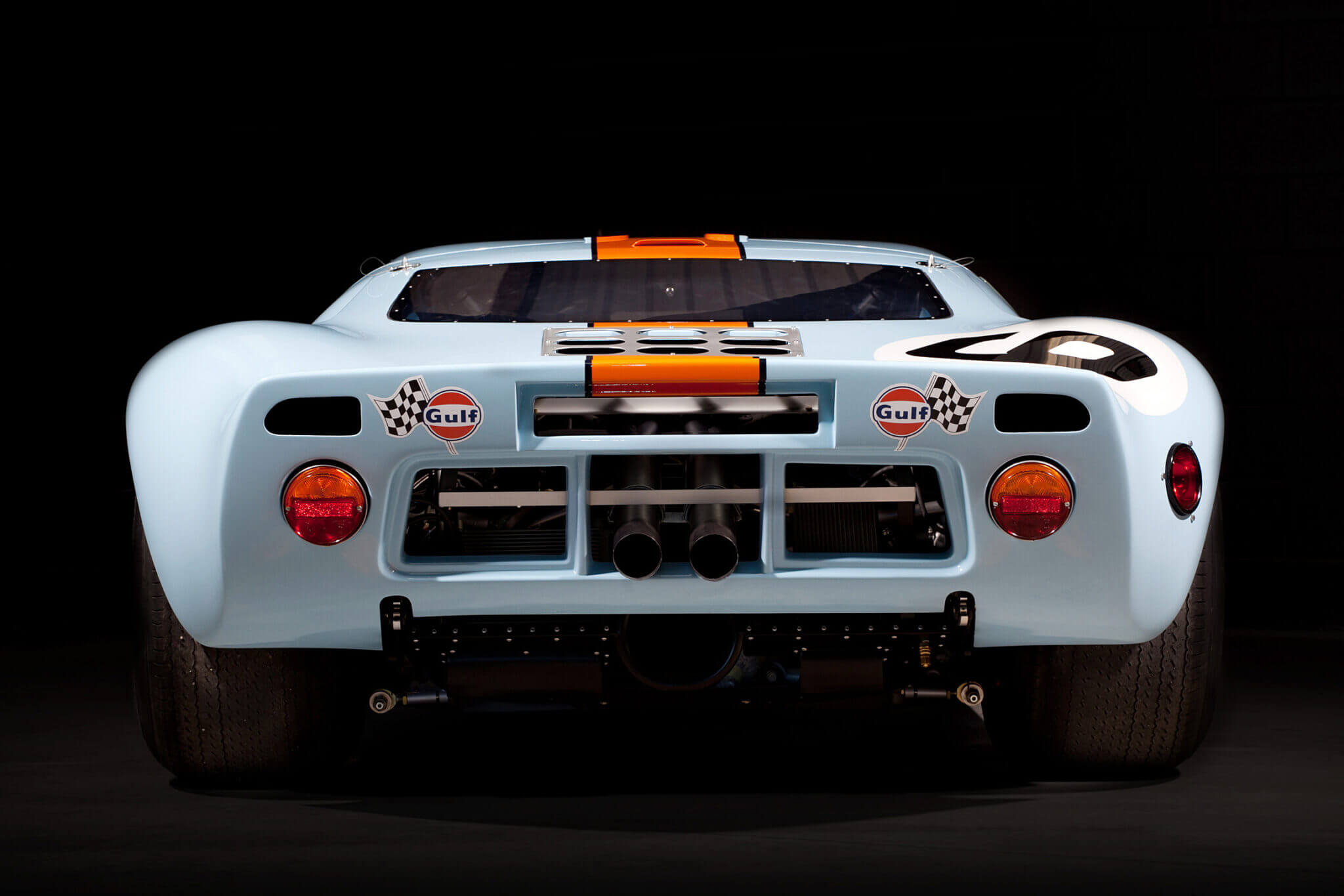 Superformance Rebuilds History With Original Specification 1969 GT40s –  GTPlanet