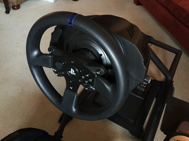 Thrustmaster T300 RS Rezension 