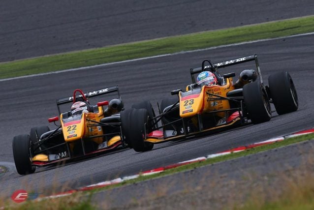Jann Mardenborough (#22) would eventually replace his position with B-Max team player Katsumata Chiyo (#23).