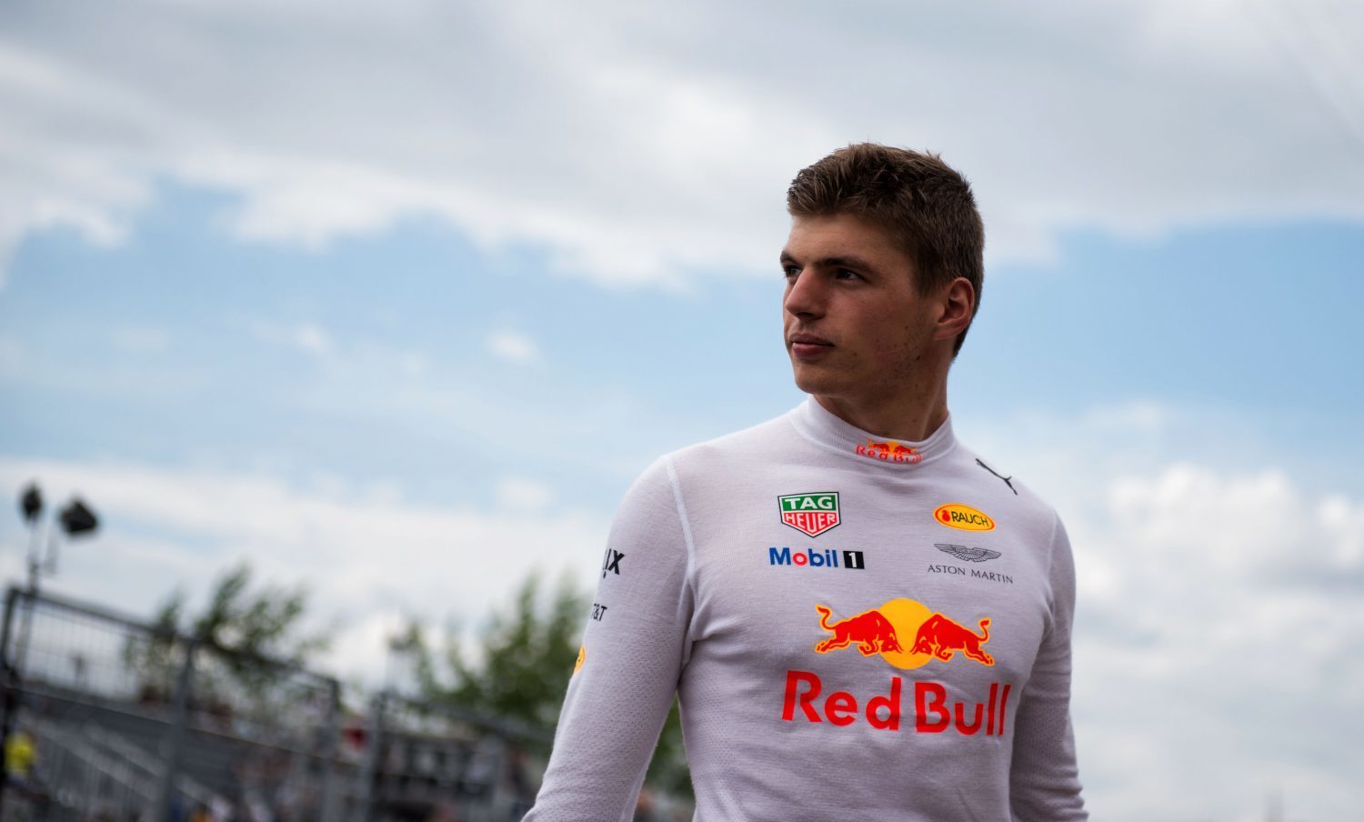 Max Verstappen Extends Red Bull F1 Drive Through 2020 – GTPlanet