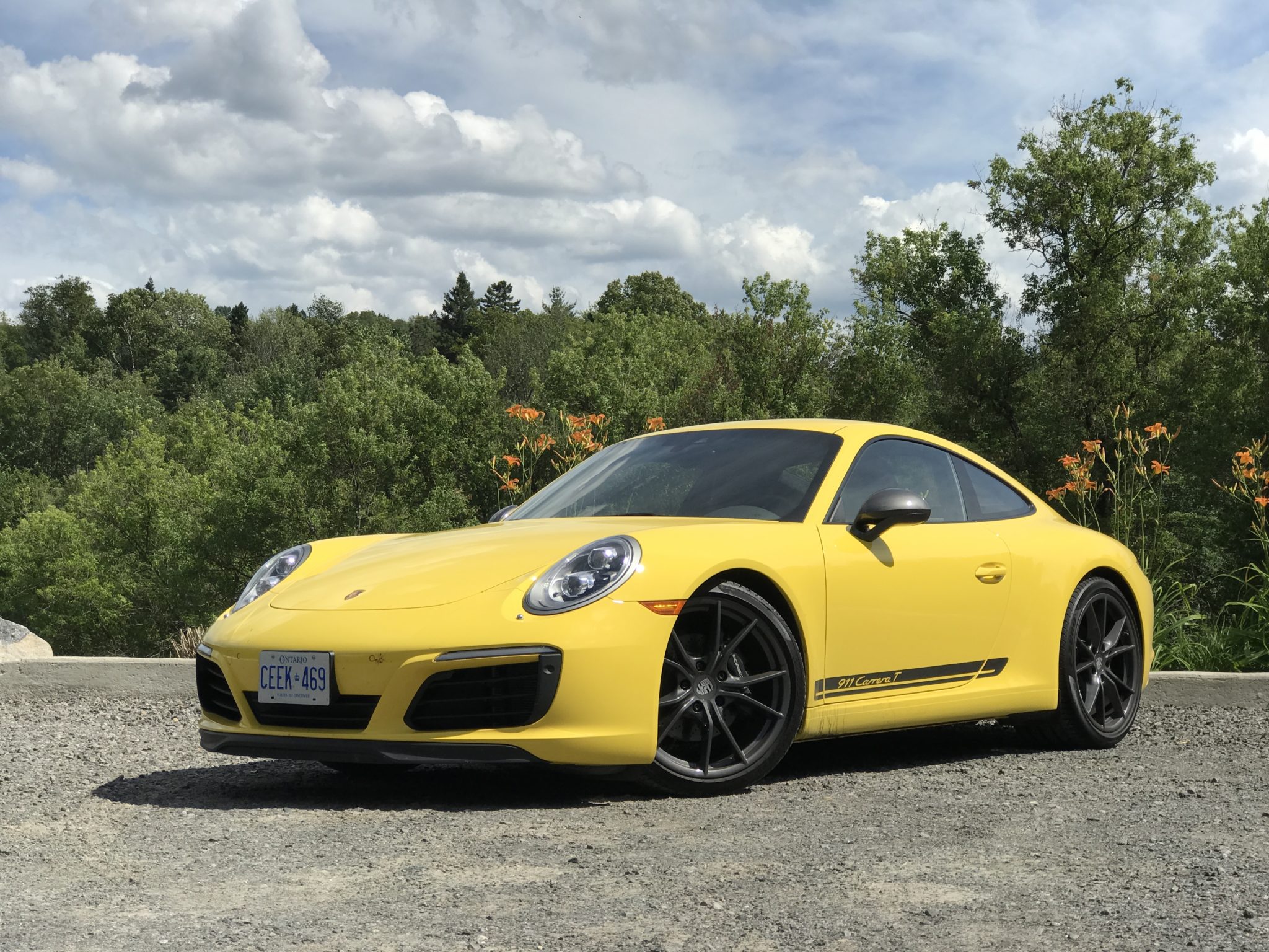 New Porsche 911 Carrera T revealed with seven-speed manual stick