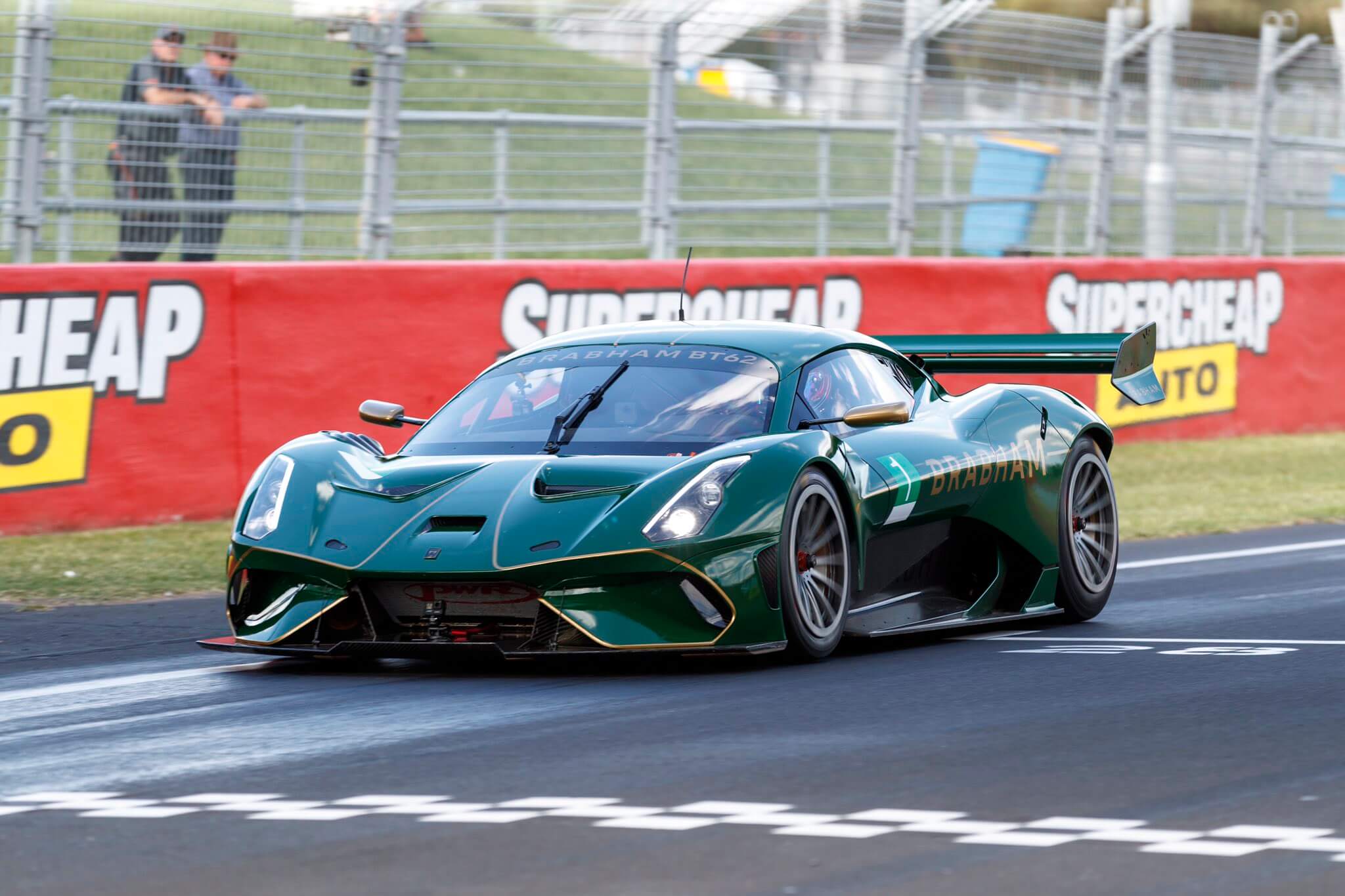 Brabham BT62 Eats GT3 Cars For Breakfast With Record 1:58 Bathurst Lap –  GTPlanet