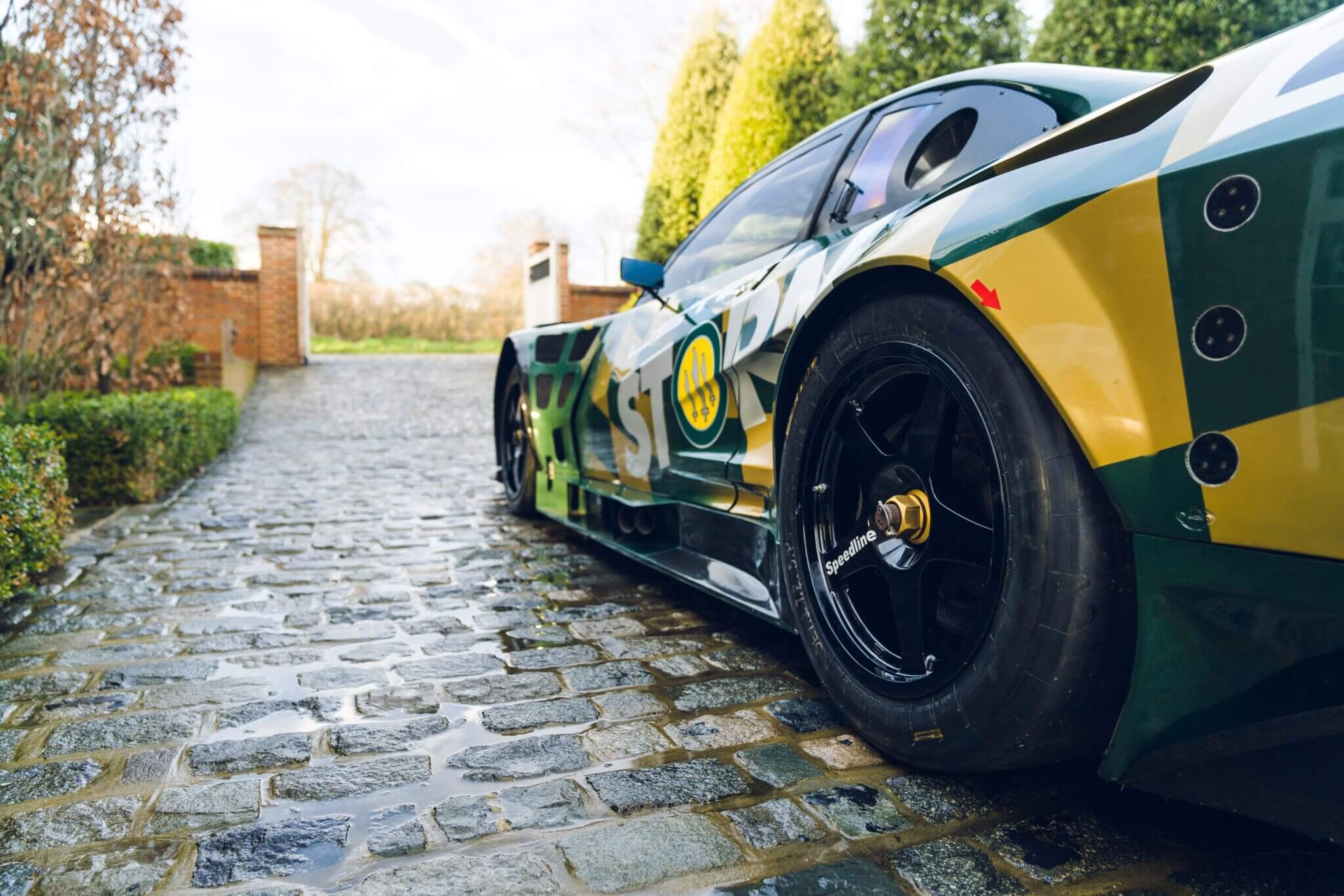 Lister Racing Cars Own a Gran Turismo Classic With This Race-Proven Lister Storm